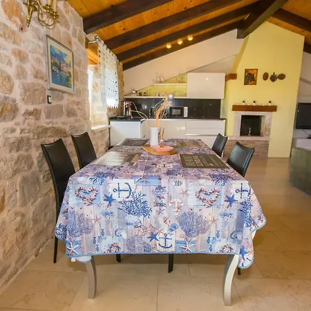 Meri Villa *
